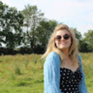 Meet your Posher, Caitlin